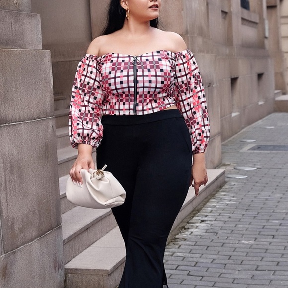 New- Off- Shoulders Zipper Front Plaid Top - Picture 3 of 5